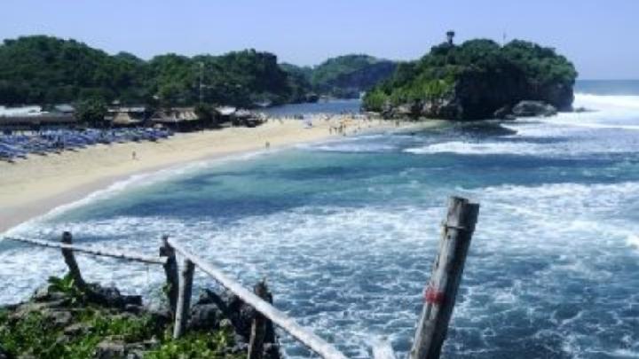 Libur Nataru ke Mana? Deretan Rekomendasi 9 Wisata Pantai pada area Banyuwangi
