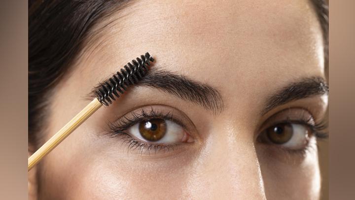 6 Cara Menebalkan Alis